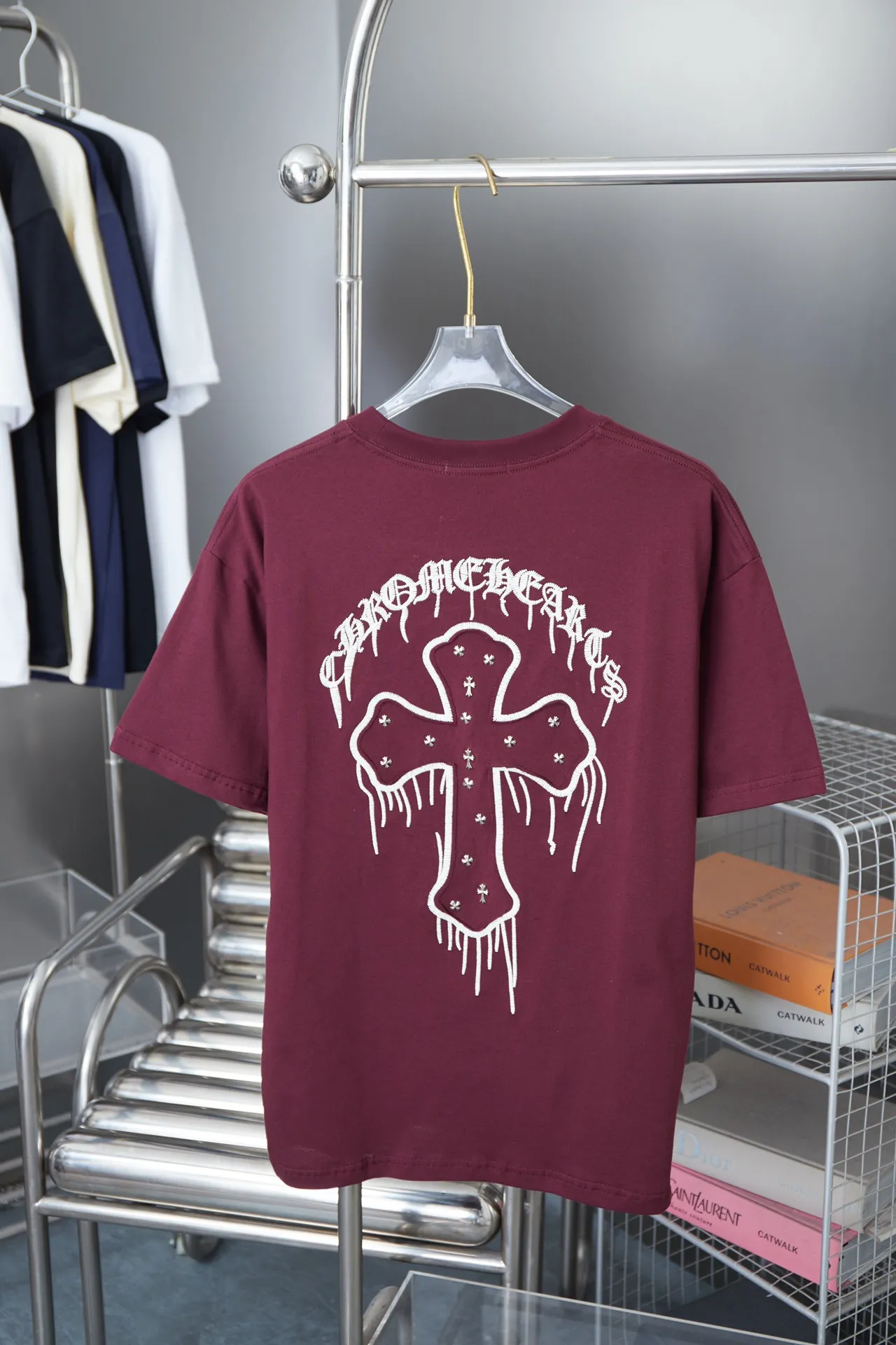 🅿️200 Ch*ome Hearte 25SS early spring new style, patch embroidery hardware, Croix heart cross short sleeves, light luxury, essential item for daily commuting for men and women, correct version, welcome to compare, detailed features · 320g 100% pure cotton double yarn jersey fabric · Custom dyed in the same cylinder, special thickened 32 count double strand 1X1 thread · Imported Tajima machine embroidery and stitch embroidery letters➕original cloth patch embroidered cross➕high temperature hot stamping hardware accessories. Chest embroidery patch with heart pattern➕hand-stitched hardware accessories · Double-needle stitching and cross-stitching technology · Original main mark washed tag brand moisture-proof paper packaging Color: black/white/burgundy Size: S/M/L/XL